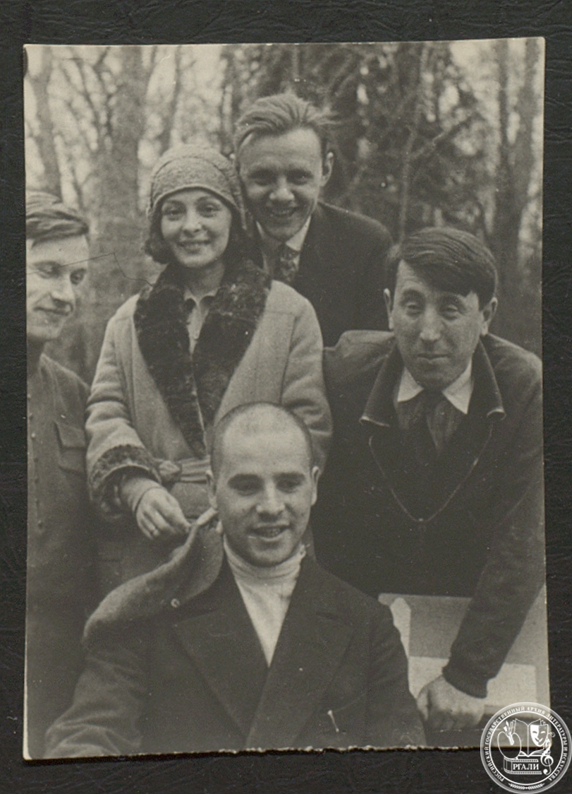 Фотография Т.Ф. Адельгейм с А.А. Фадеевым, В.М. Киршоном, А.М. Роомом. 1930 г. РГАЛИ. Ф. 2769. Оп. 1. Ед. хр. 99.