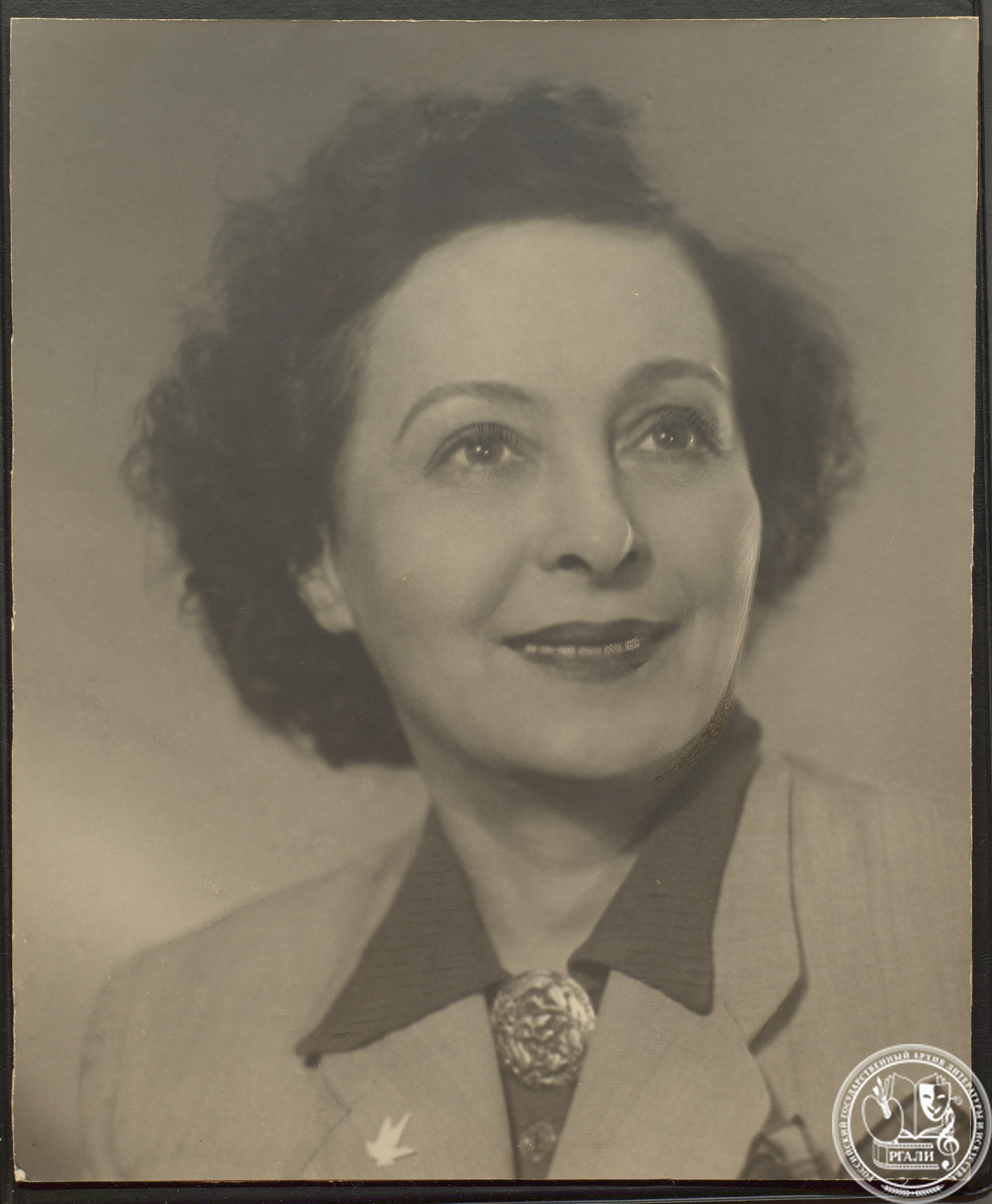 Фотография Т.Ф. Адельгейм. 1952 г. РГАЛИ. Ф. 2769. Оп. 1. Ед. хр. 99.