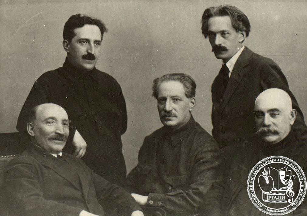 Фотография А.А. Крейна с Д.Б. Кабалевским, Н.Я. Мясковским, Д.Ф. Ойстрахом, М.И. Паверманом. 1930-е гг. РГАЛИ. Ф. 2435. Оп. 2.