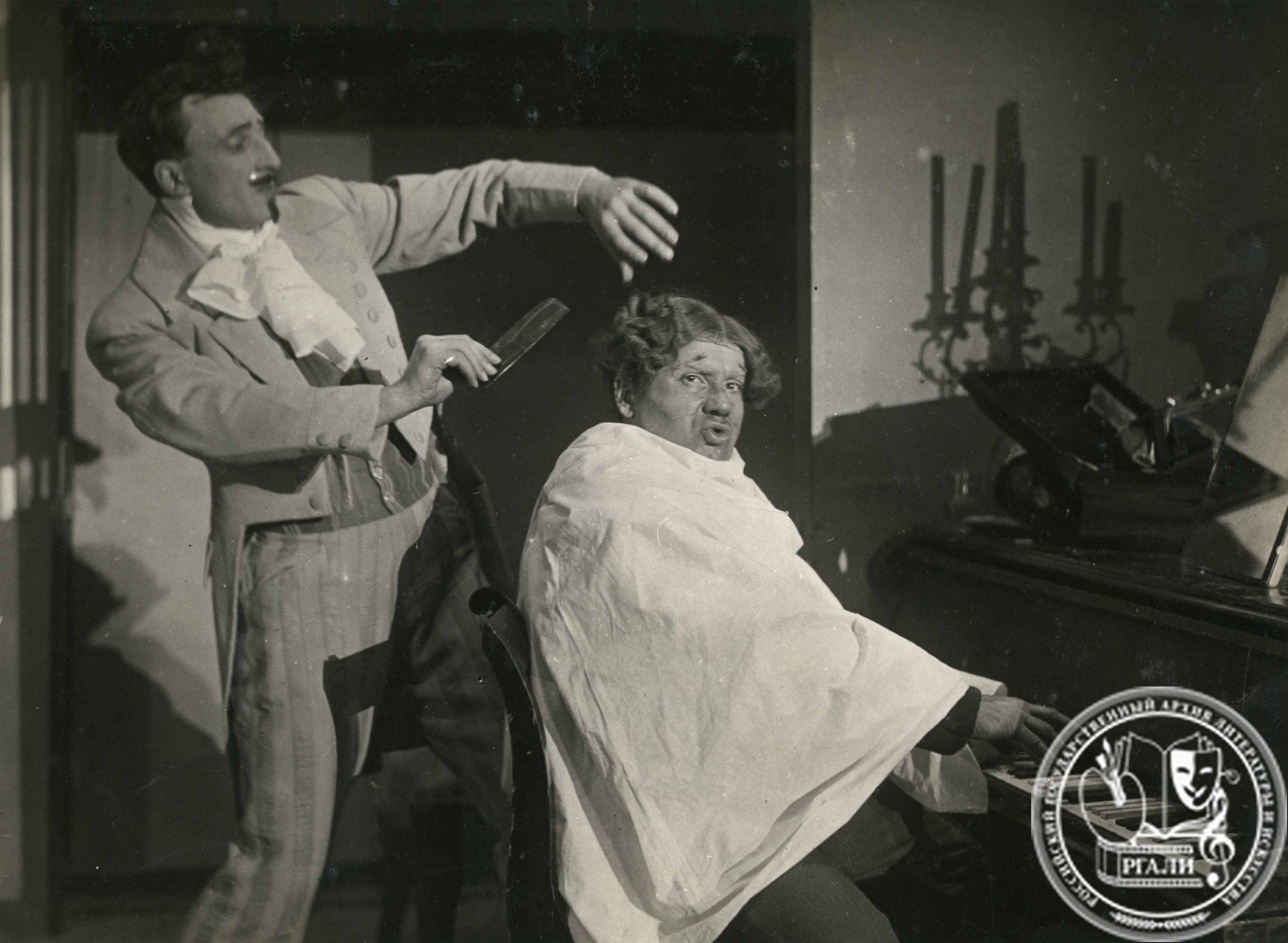 Фотография И.В. Ильинского в роли в неустановленной роли. 1930-е гг. РГАЛИ. Ф.605. Оп.1.