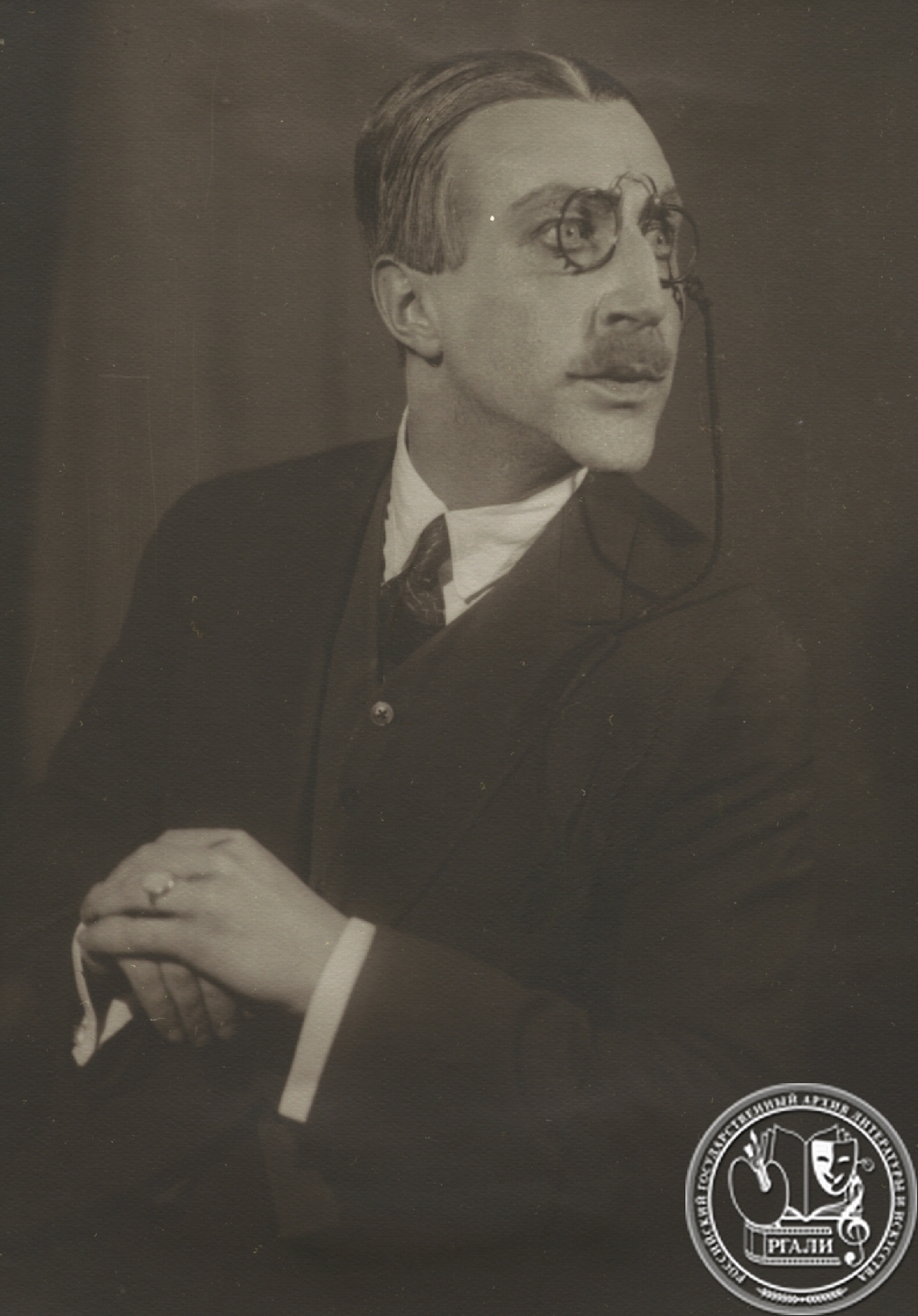Фотография А.Н. Глумова в неустановленной роли. 1930-е гг. РГАЛИ. Ф.2420. Оп.2.