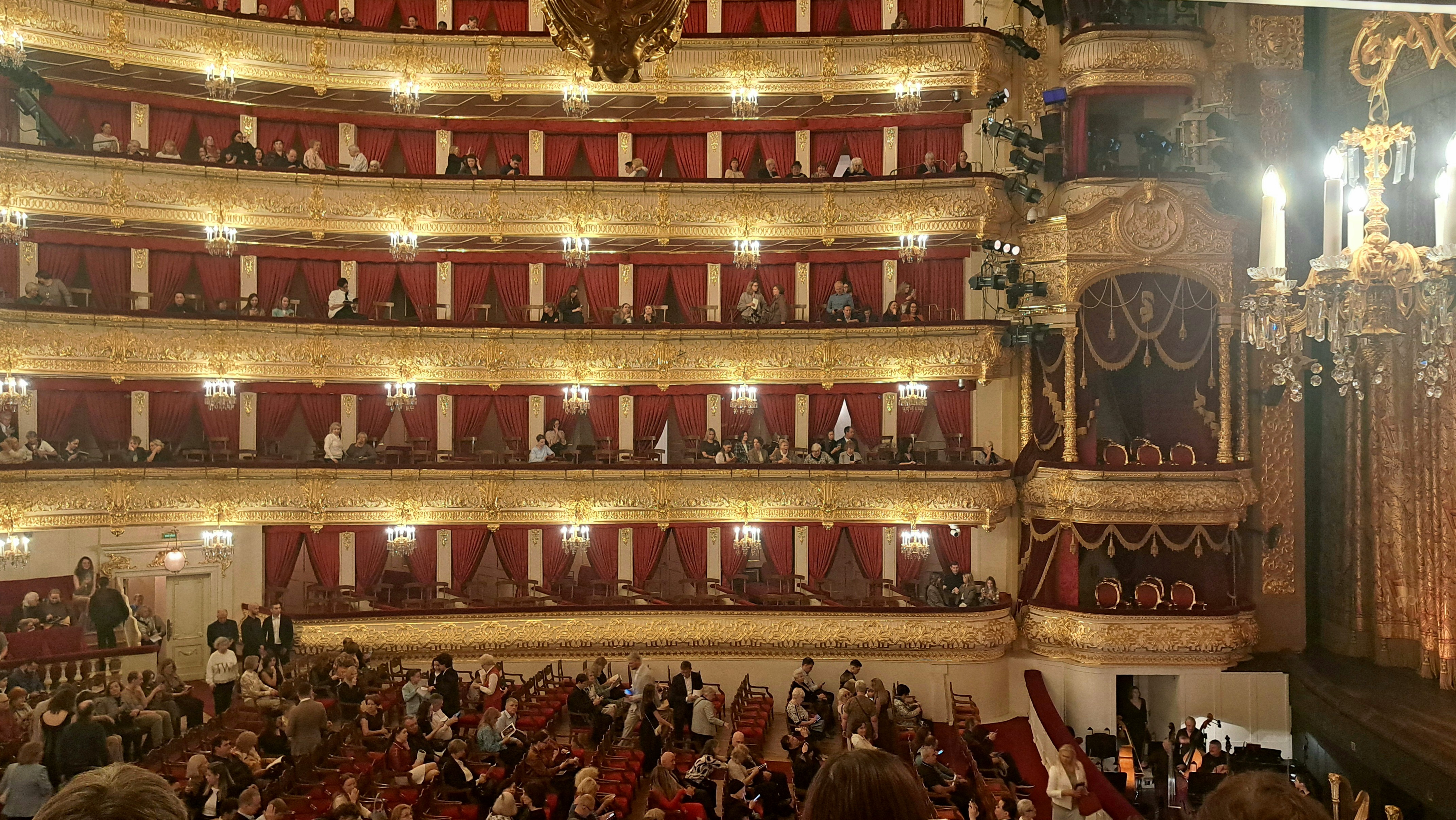 Зрительный зал Большого театра.