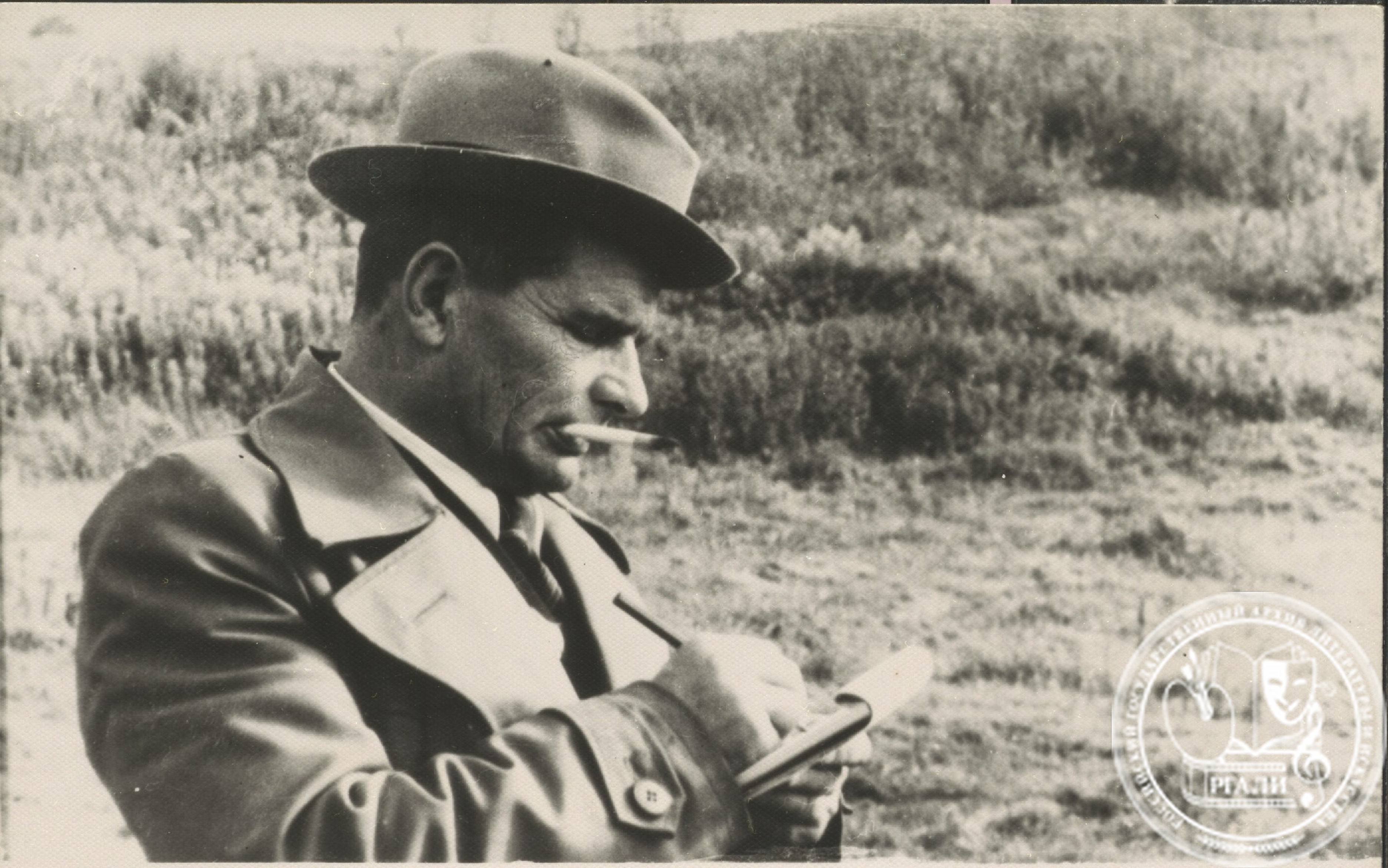 Портрет Ф.И. Панферова за работой. (1950-е гг.) РГАЛИ. Ф. 1128. Оп. 1.